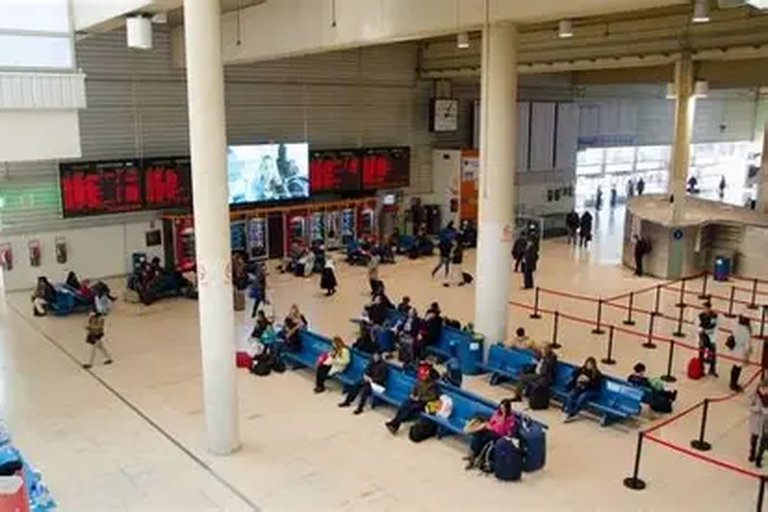 Nuevas rutas de autobús conectarán Barajas con hospitales cercanos
